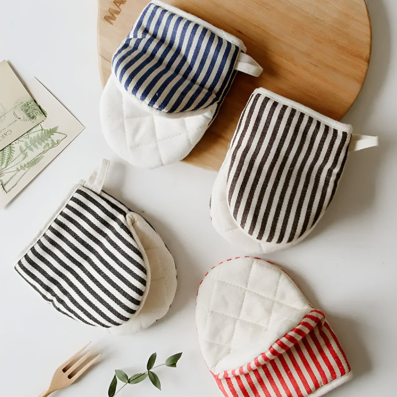 Striped Heat-Resistant Kitchen Mitts