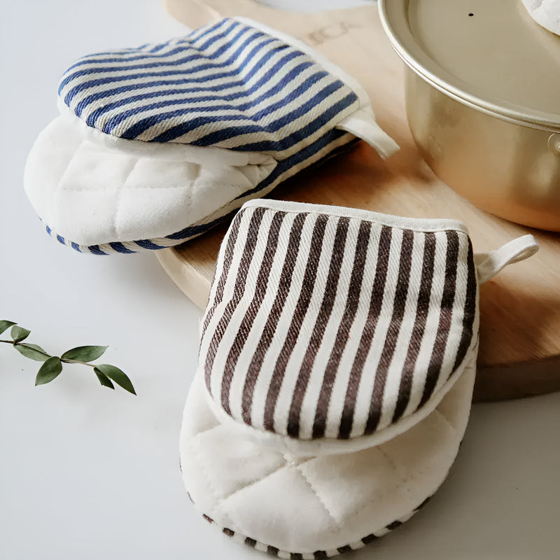 Striped Heat-Resistant Kitchen Mitts