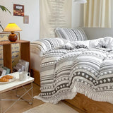 Soft Stripe and Tassel Quilt Set | 3pcs